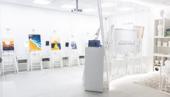 Albinoasa tapybos studija kainynas